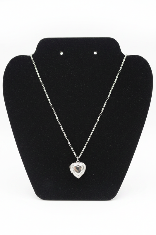 Heart Locket Necklace - Photo 1