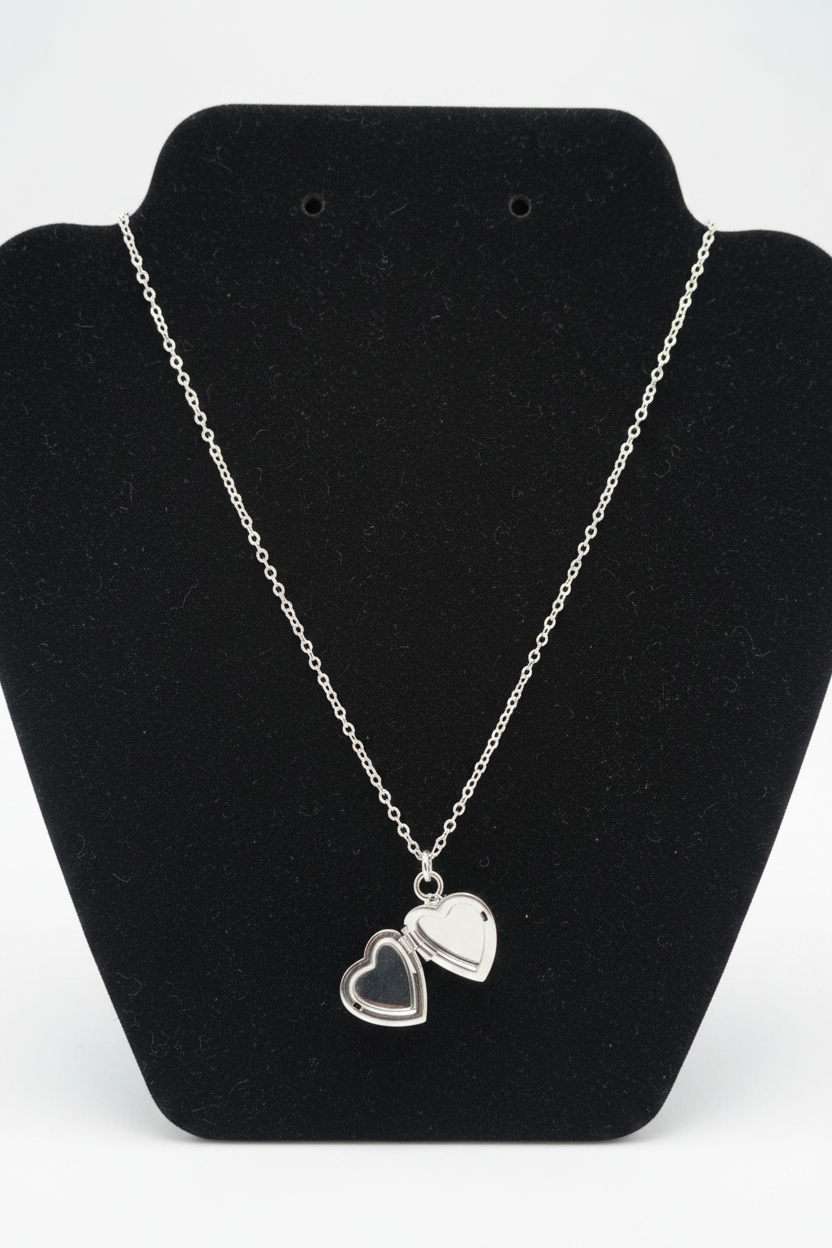 Heart Locket Necklace - Photo 2
